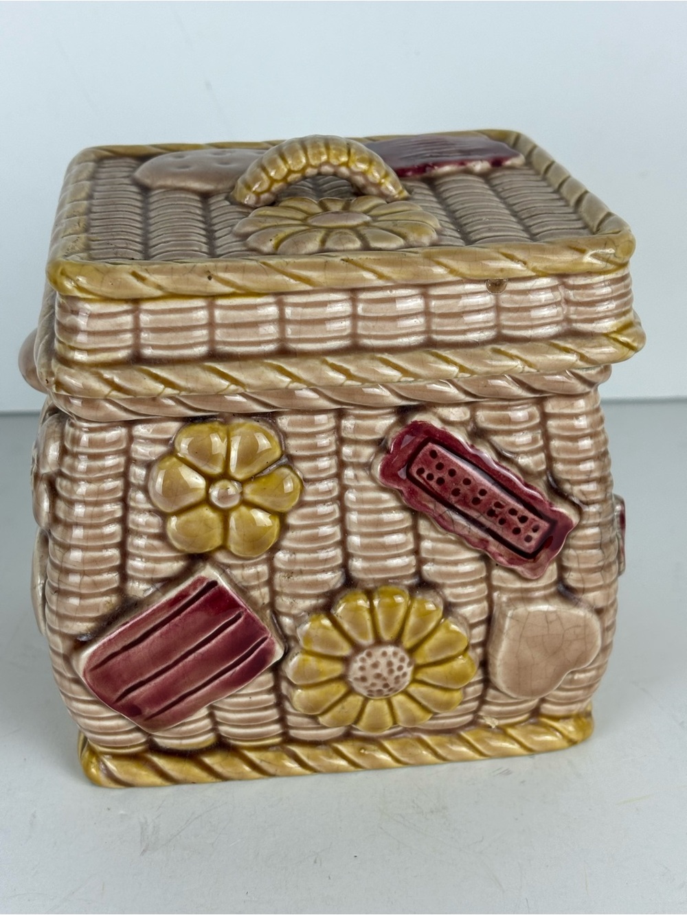 Vintage Small Ceramic Biscuit/Cookie Jar/ Basket Cookie